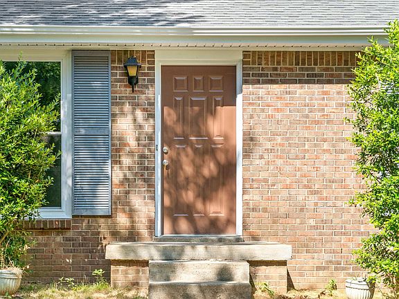 4th image of 1819 Warren Dr