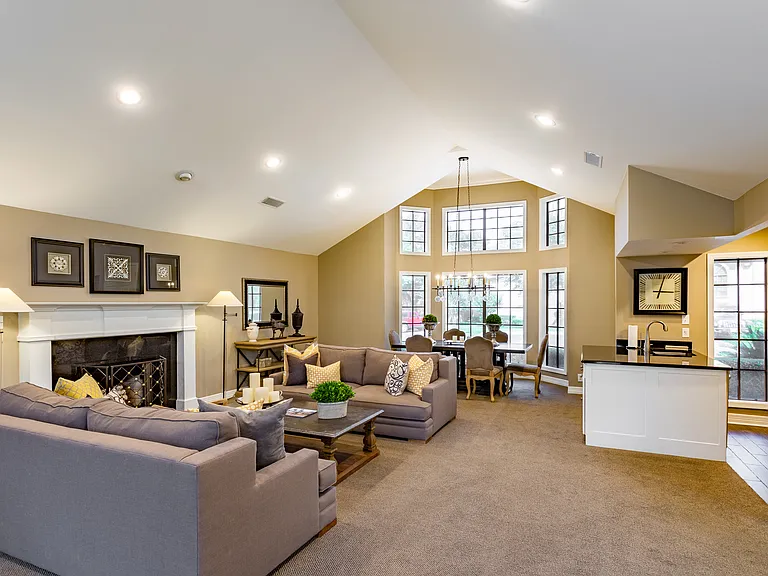 Chappell Hill Apartments — Photo 9