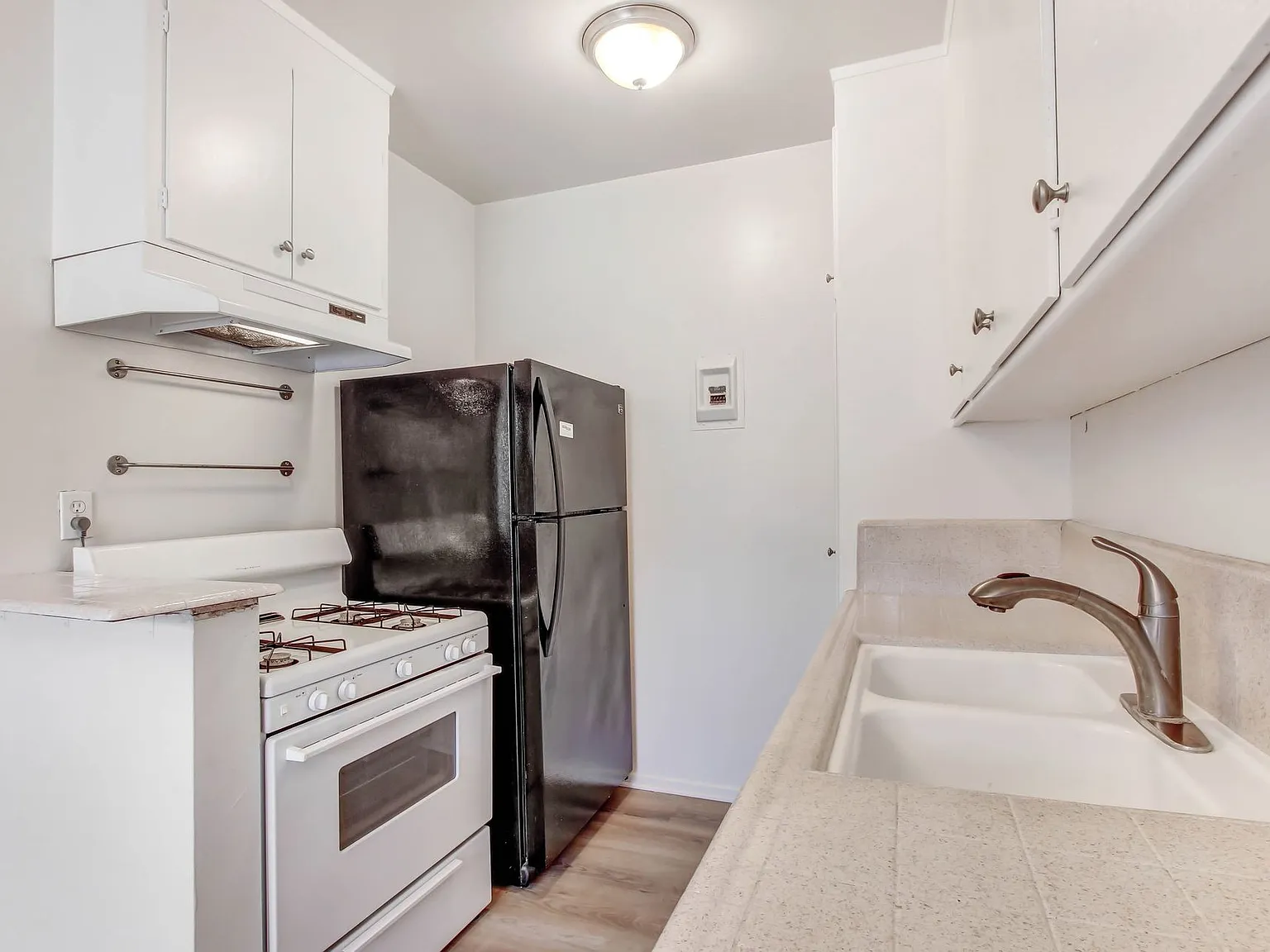 1705 Purdue Ave in West LA - near Sawtelle restaurants — Photo 3
