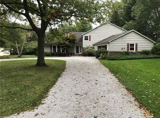 11355 Willow Hill Dr, Chesterland, OH 44026