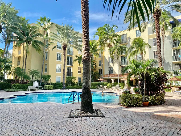 651 Okeechobee Blvd #706 — Photo 38