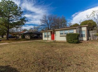 5621 Rickenbacker Pl, Fort Worth, TX 76112