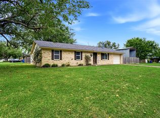 803 S 1st St, Sanger, TX 76266