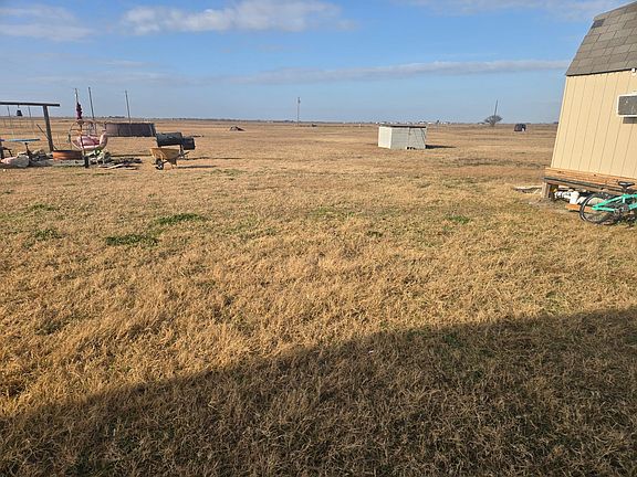 2nd image of 842 Wischkaemper Rd