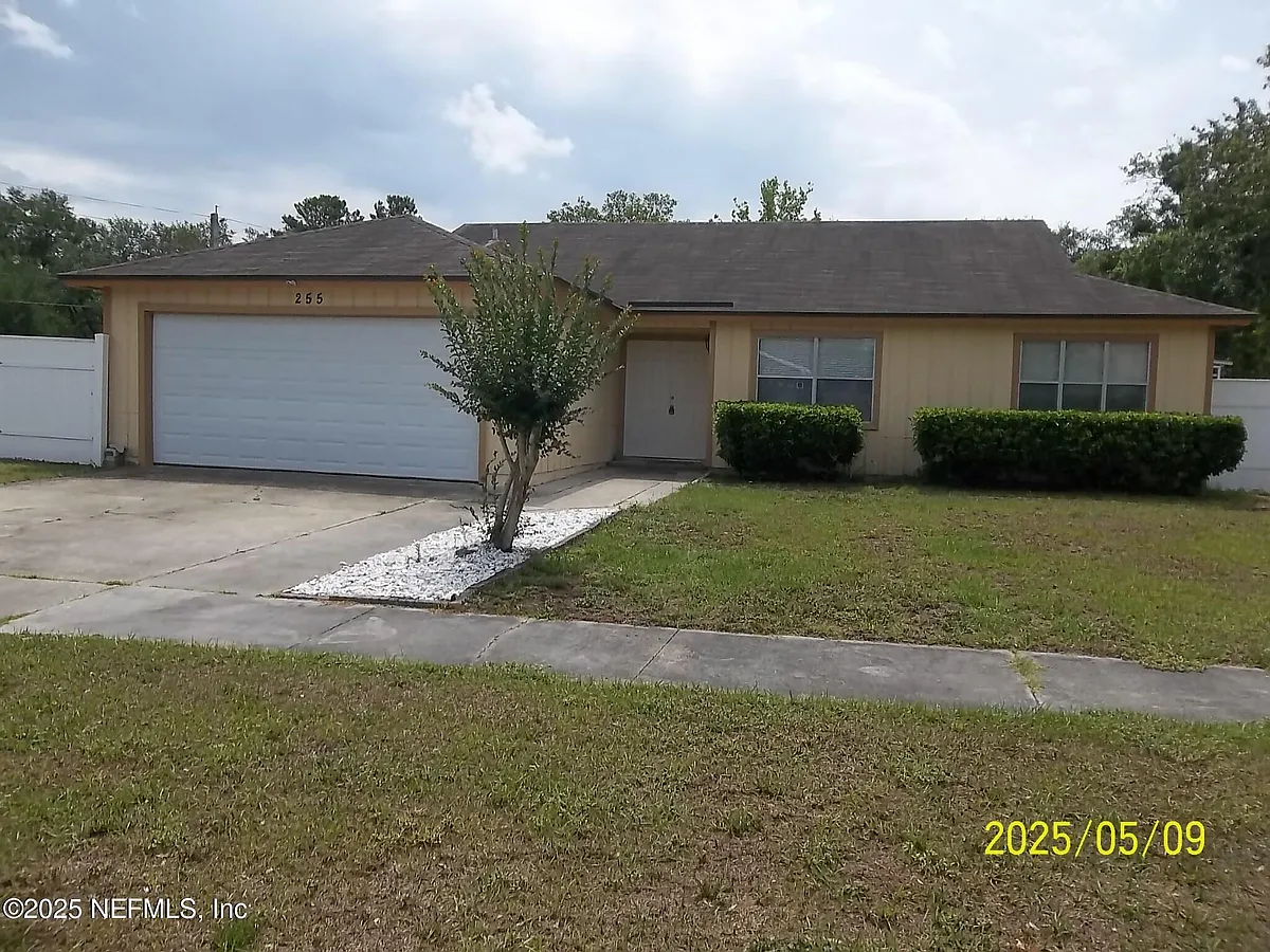 Photo 1 of 14 - 255 Leatherleaf Dr - Jacksonville, FL Primary Photo - 255 Leatherleaf Dr