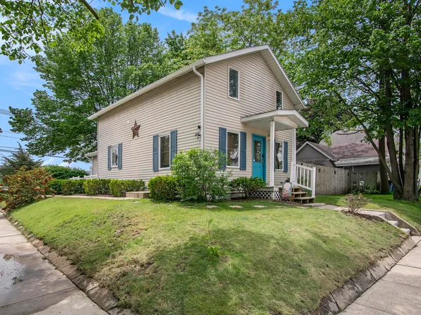 619 Division St, Mishawaka, IN 46545