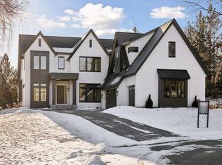 2700 White Oak Cir, Long Lake, MN 55356