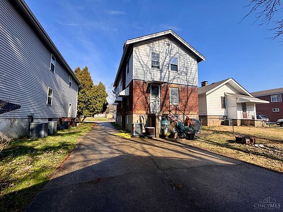 5th image of 645 Blanche Ave