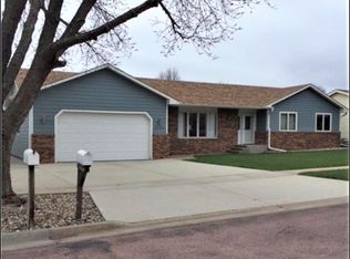 2504 Capitol St, Yankton, SD 57078