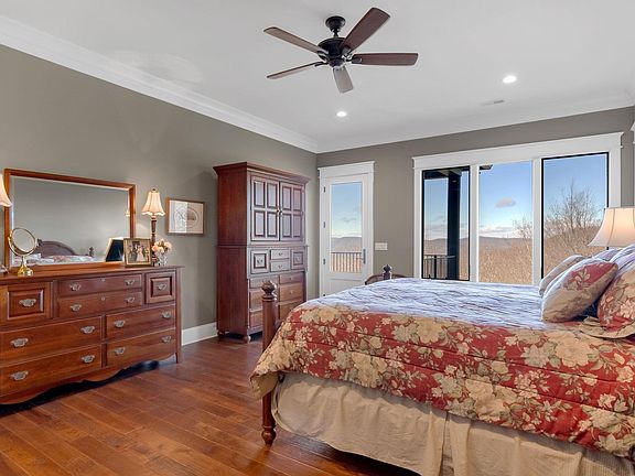 4th image of 38 Falling Star Way