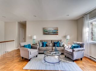 3674 Gunston Rd, Alexandria, VA 22302