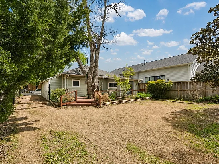 905 Harvard St — Photo 32