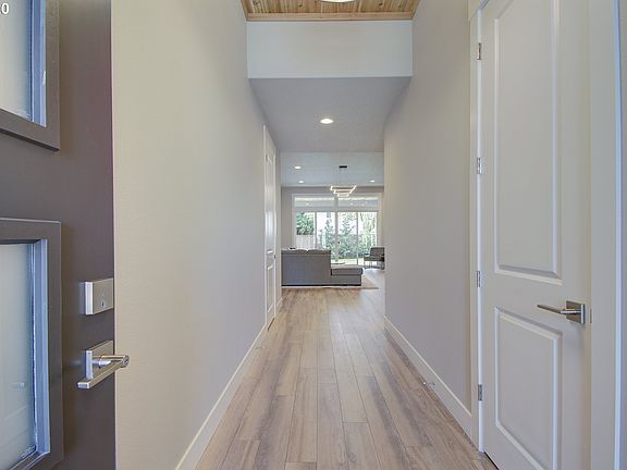 2nd image of 9402 NE 157th Ct #8