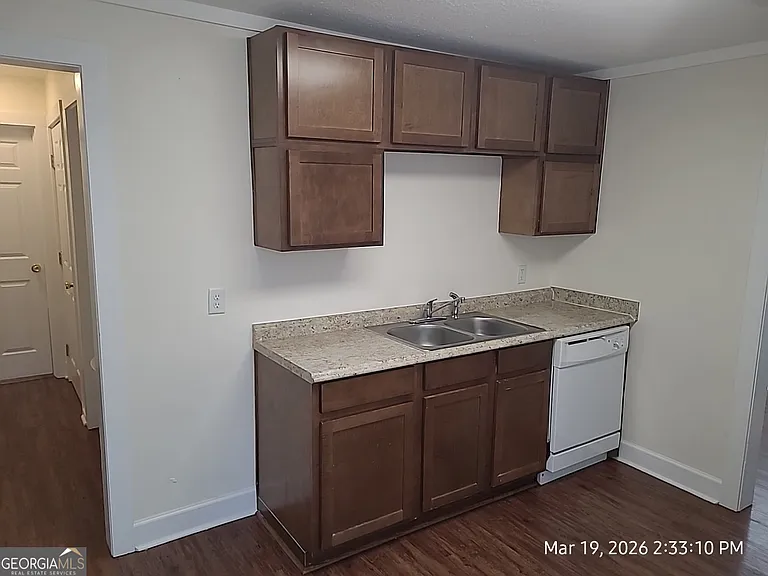 802 W Moore St — Photo 5