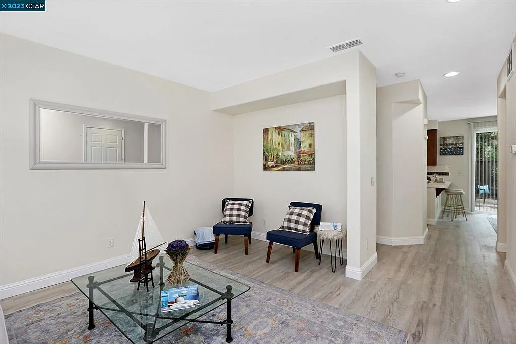Pacific Oak Ln, Lathrop — Photo 2