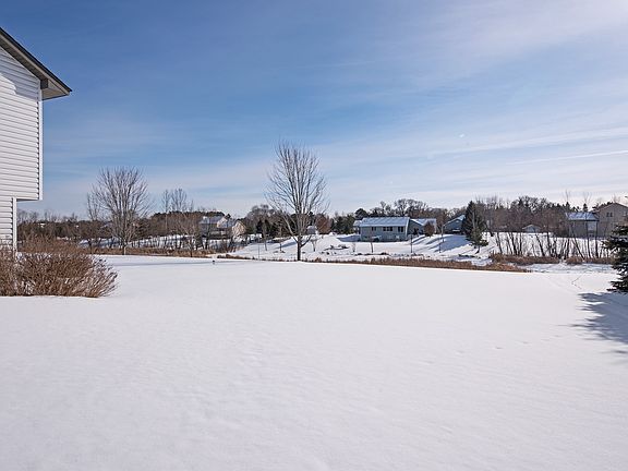 4th image of 1940 136th Ln NE