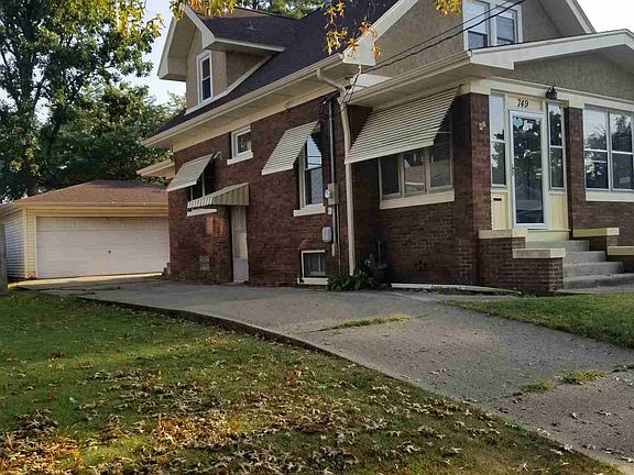 3rd image of 749 Warren St