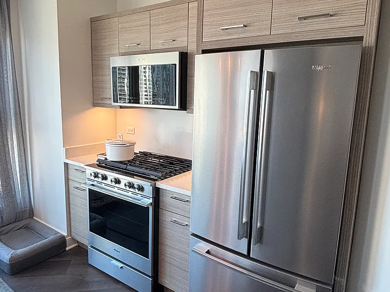 312 N May St #10 — Photo 2