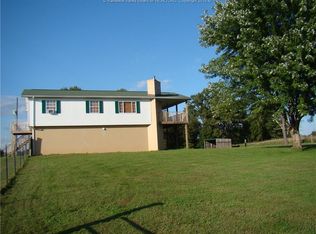 867 Shart Run Rd, Red House, WV 25168