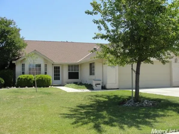 340 Peel Ln, Waterford, CA 95386