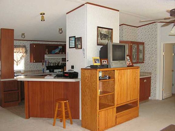 3rd image of 270 Texas Oak Dr
