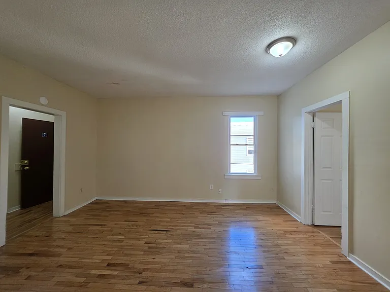 33 Dickerman St #4D — Photo 5