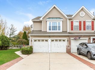 1 Elkington Dr, Mount Laurel, NJ 08054