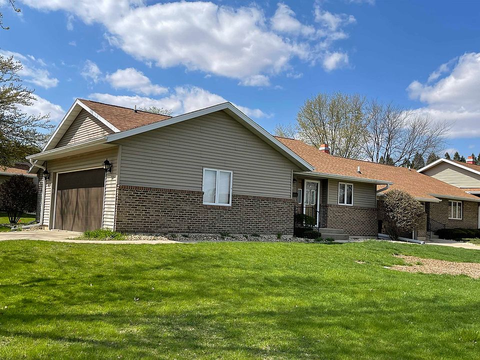 2nd image of 802 N Greenfield Dr