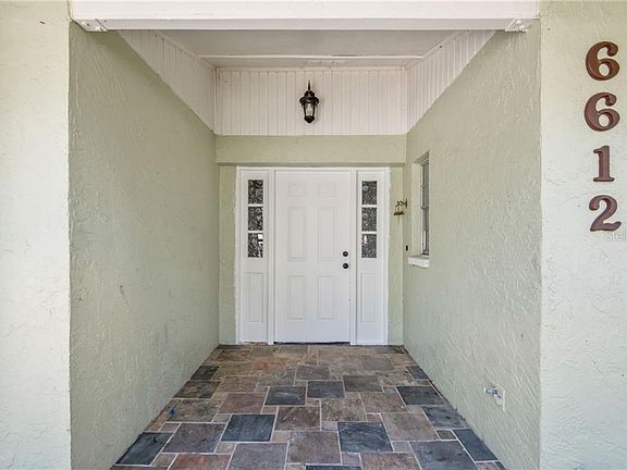 3rd image of 6612 Winding Oak Dr