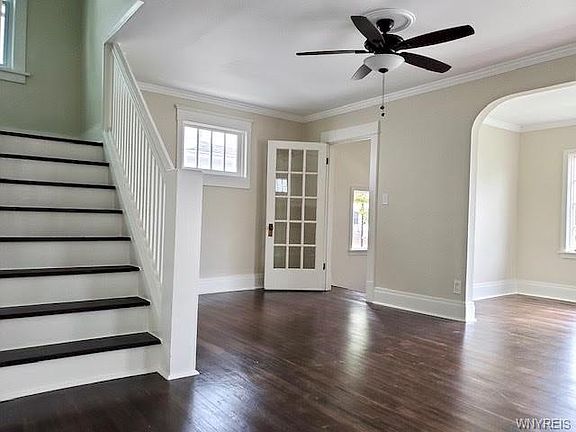 3rd image of 104 Taunton Pl