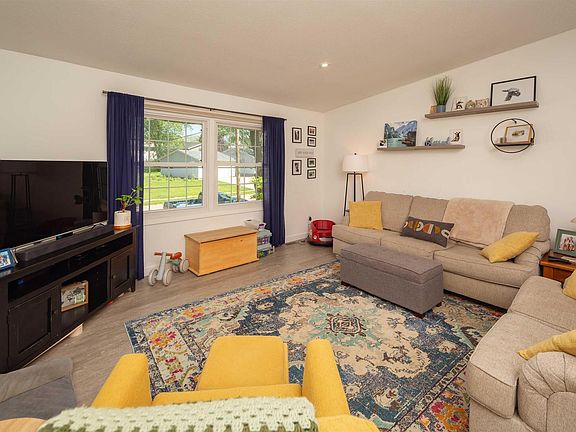 5th image of 4120 Lillie Ave