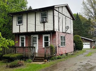 1947 Saltsman Rd, Erie, PA 16510