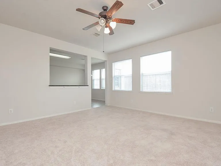 2934 Meadowglen Crst — Photo 4