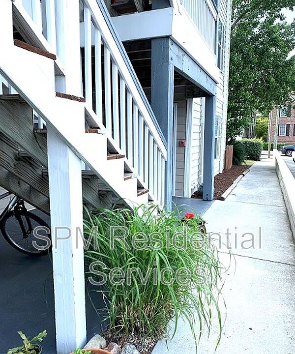 2nd image of 211 Red Cross St #1G
