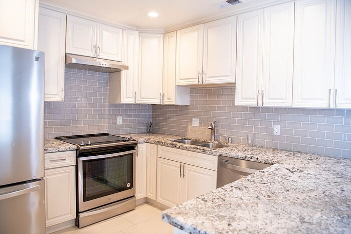 1st image of 9720 Greensboro Cir