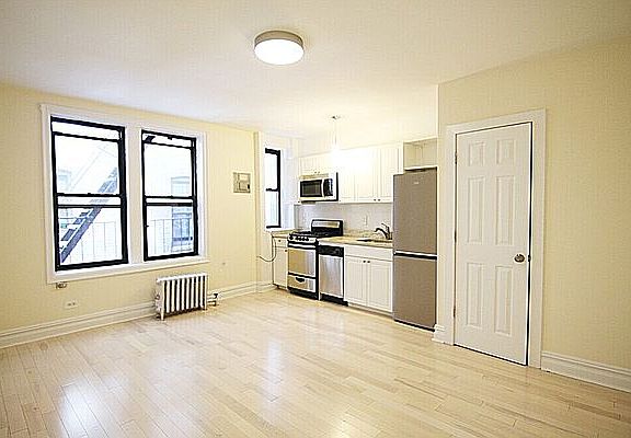 2nd image of 66 Saint Nicholas Pl #7B