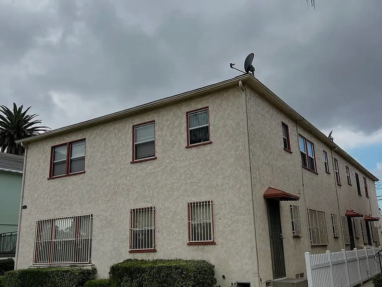 2417 Magnolia Ave #6 — Photo 1