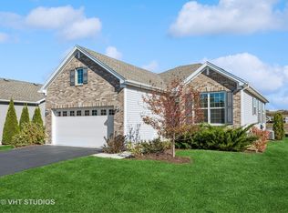 11 Mahogany Ct, Algonquin, IL 60102
