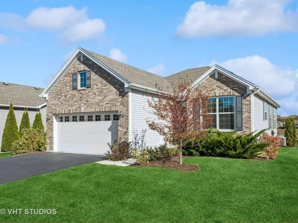 11 Mahogany Ct, Algonquin, IL 60102