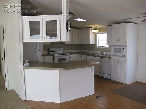 5th image of 10716 Belmont St
