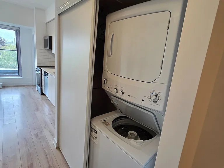 2433 Dufferin St #208 — Photo 20