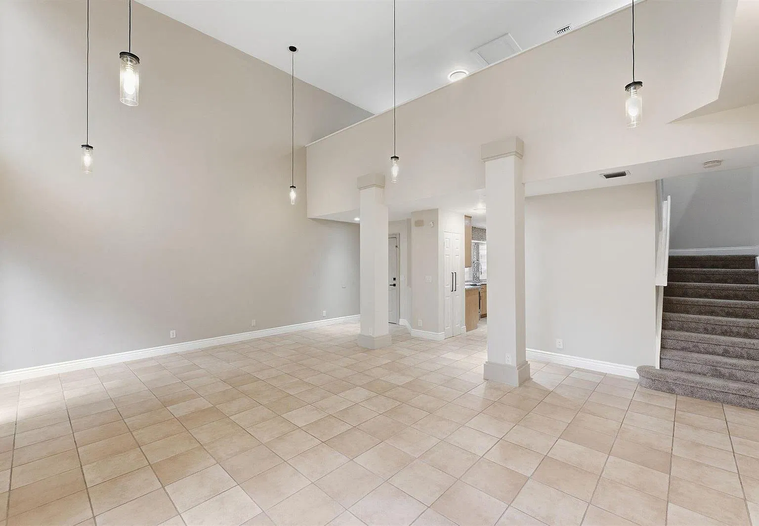 11375 Lakeview Dr — Photo 3