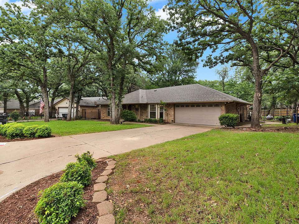 1st image of 1104 Wood Ridge Dr