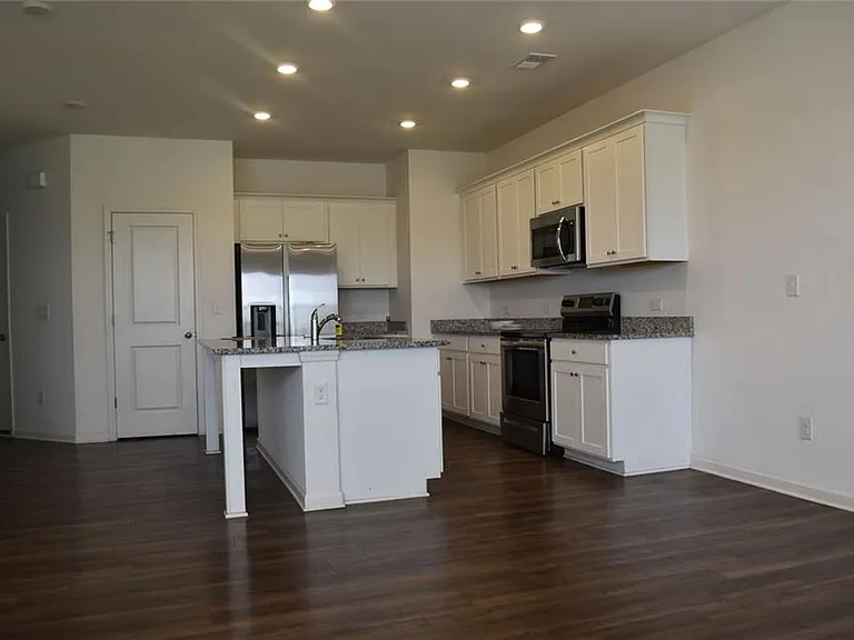 190 Mission Blvd — Photo 7