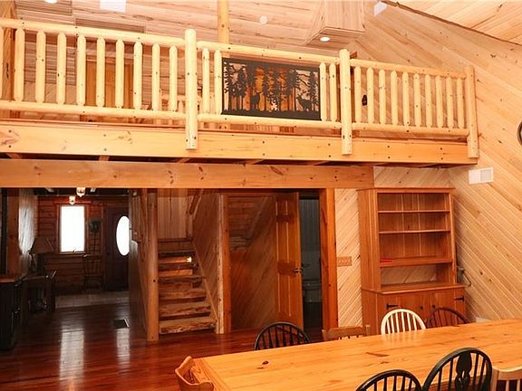 3rd image of 425 Wood Fern Dr