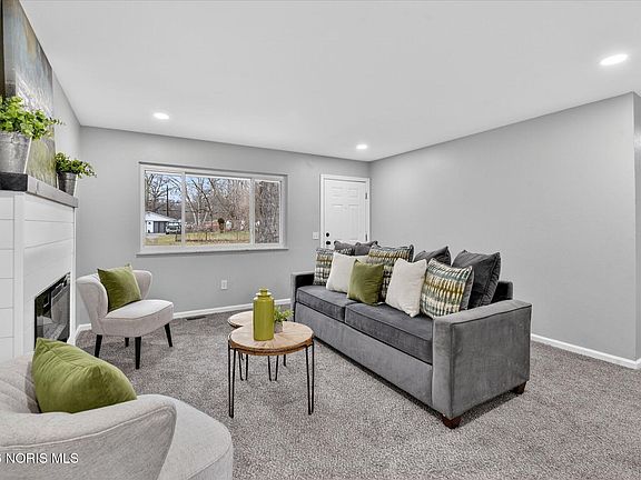 4th image of 250 Bonaparte Dr