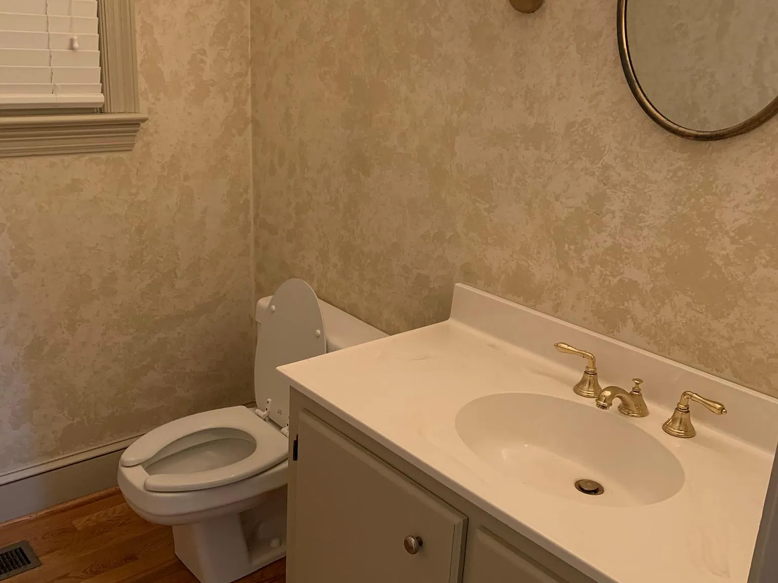 111 S Wake St — Photo 2