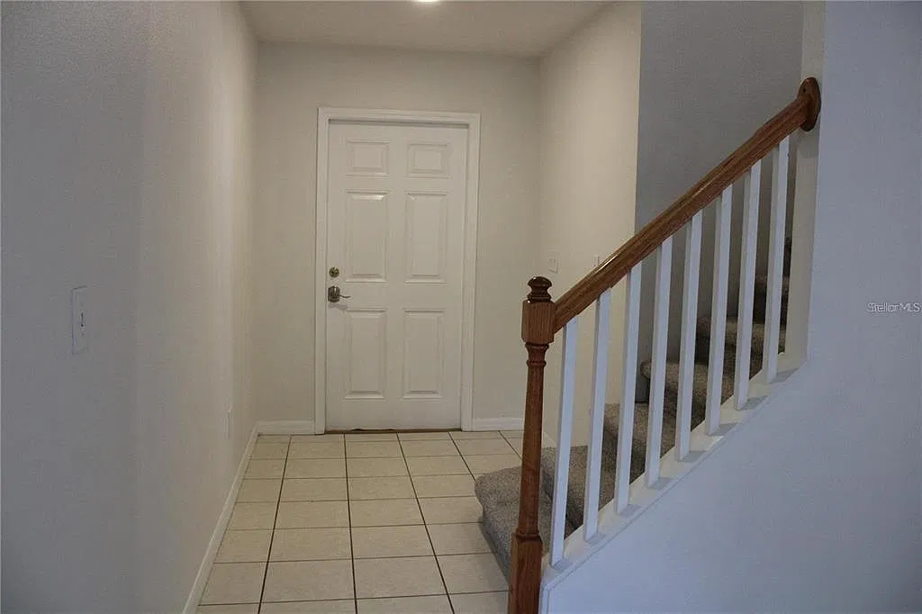 4 bed, 2.5 bath, 1774 sqft, $2,300 — Photo 3