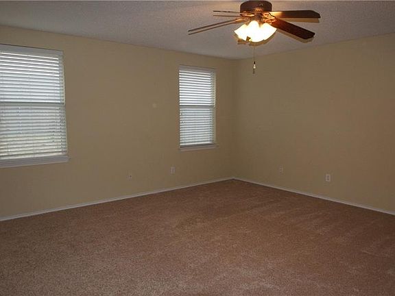 4th image of 1103 Ann Dr