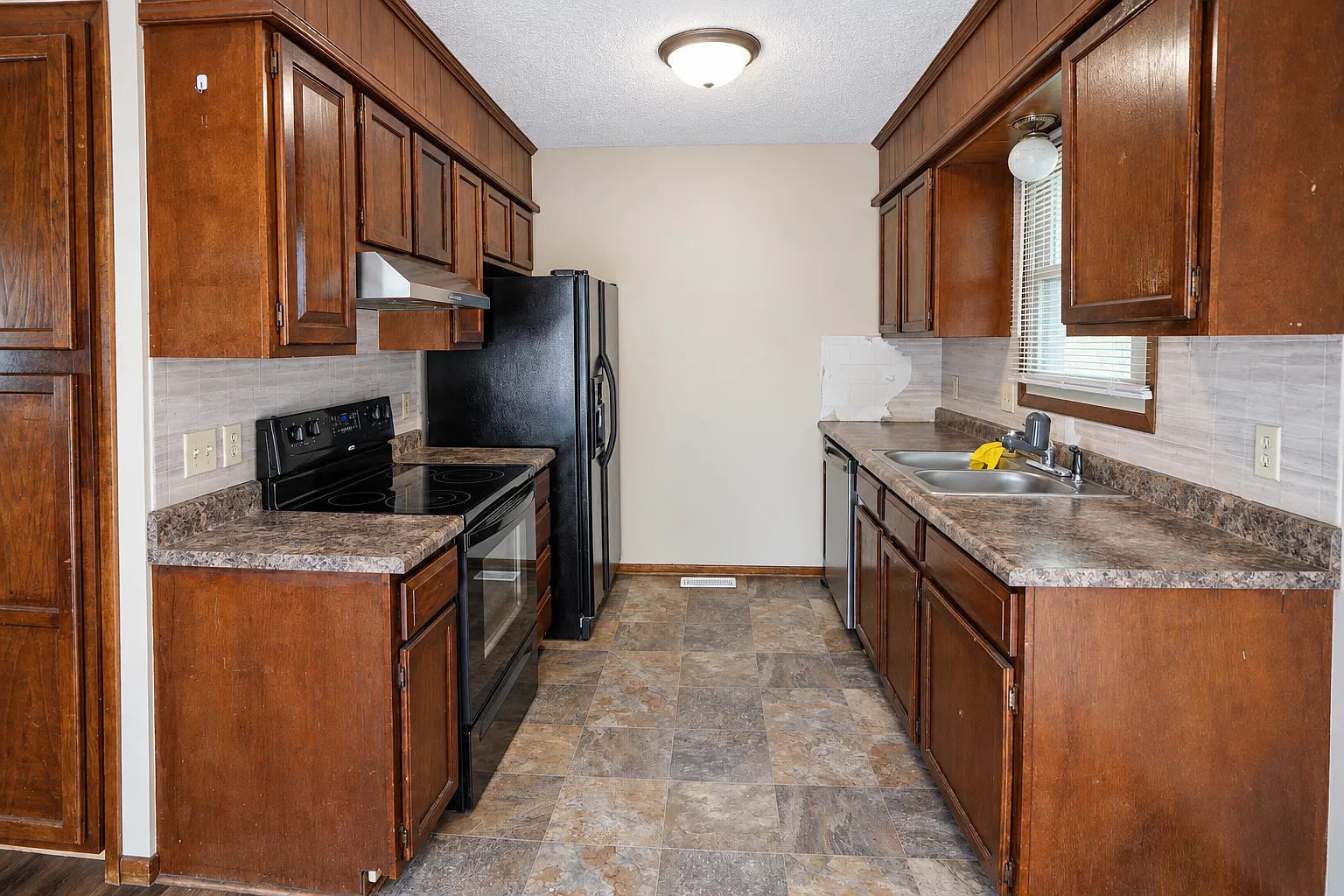 3 bed, 1656 sqft, $1,575 — Photo 4